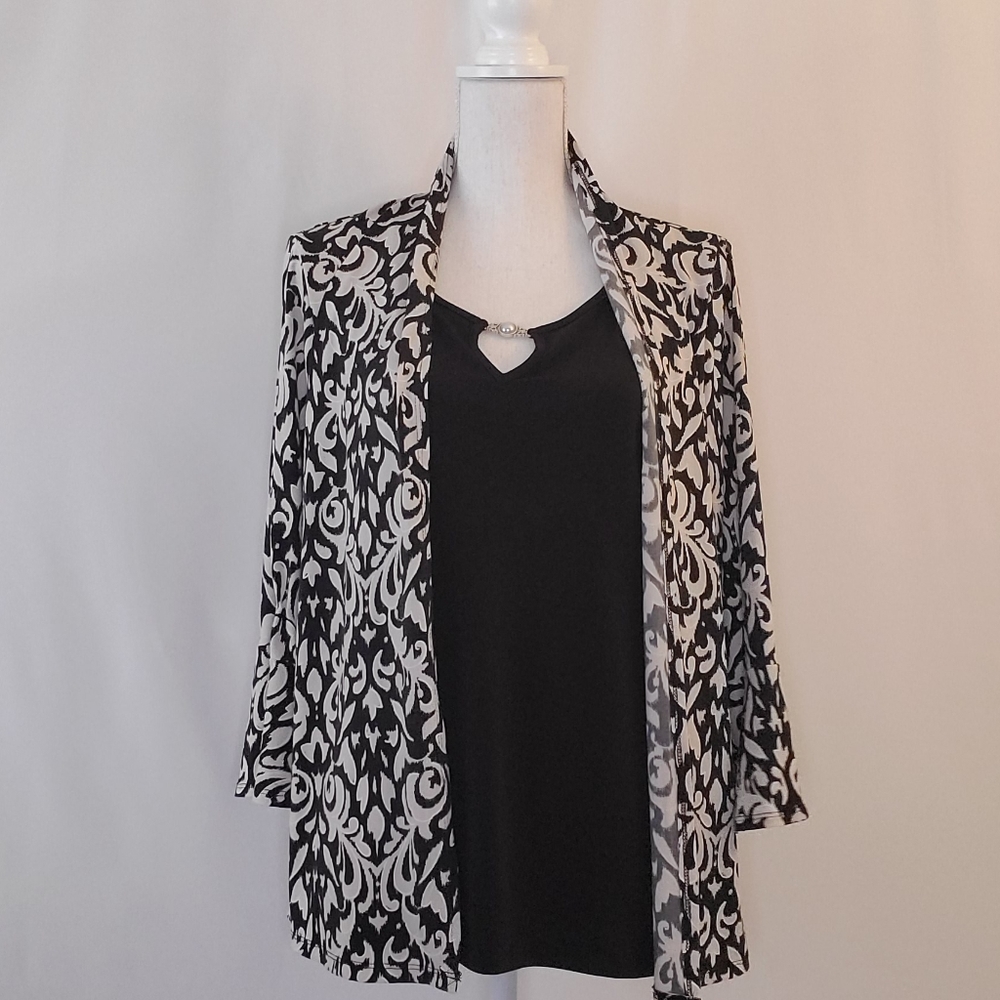 🌟 3 for $15 Deal! 🌟Emma & Olive black white 3/4 sleeves blouse M